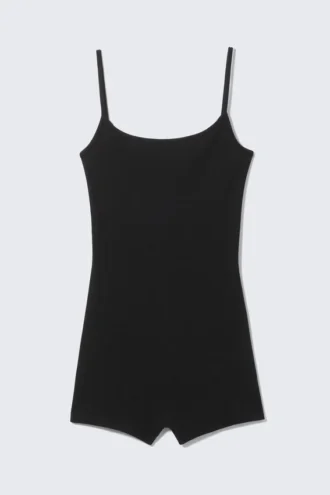 Gerippter, figurbetonter Jumpsuit – Schwarz