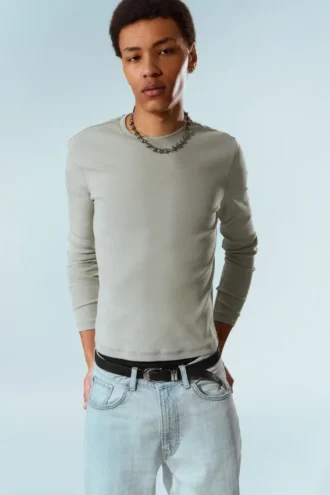 Geripptes Langarmshirt – Grau