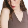 Geripptes Tanktop mit V-Ausschnitt – Dusty Plum Geripptes Tanktop mit V-Ausschnitt – Dusty Plum