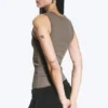 Geripptes Tanktop mit V-Ausschnitt – Staubgrau Geripptes Tanktop mit V-Ausschnitt – Staubgrau