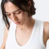 Geripptes Tanktop mit V-Ausschnitt – Weiß Geripptes Tanktop mit V-Ausschnitt – Weiß