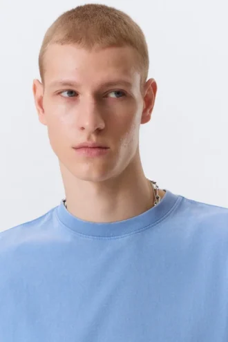 Geschrumpftes Baumwoll-T-Shirt mit kurzen Ärmeln – Blau Geschrumpftes Baumwoll-T-Shirt mit kurzen Ärmeln – Blau