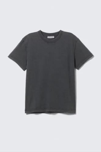 Geschrumpftes Baumwoll-T-Shirt mit kurzen Ärmeln – gewaschen, schwarz