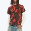 Geschrumpftes doppellagiges T-Shirt – Rotes Camouflage Geschrumpftes doppellagiges T-Shirt – Rotes Camouflage