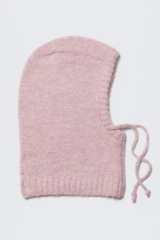 Gestrickte Kapuze mit Bändern – Hellrosa