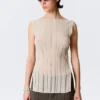 Gestricktes Tanktop mit U-Boot-Ausschnitt – Hellbeige Gestricktes Tanktop mit U-Boot-Ausschnitt – Hellbeige