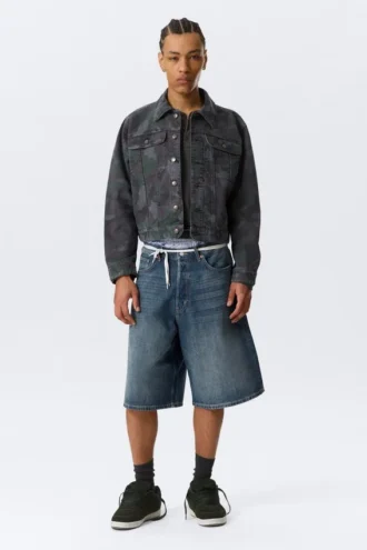Gia F Lässige Baumwoll-Truckerjacke – Navy Camo
