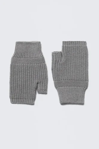 Grob gestrickte fingerlose Handschuhe – Steingrau