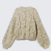 Grob gestrickter Pullover – Staubiges Gelb Melange Grob gestrickter Pullover – Staubiges Gelb Melange