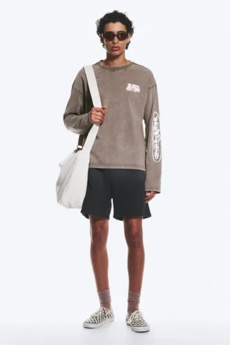Großes, kastenförmiges Langarmshirt mit Print – Dark Mole – Logo-Mix