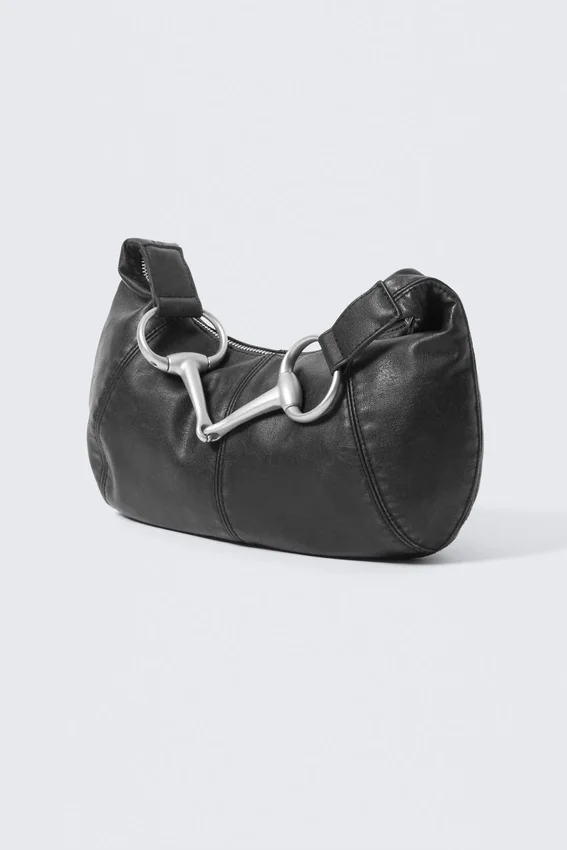 Handtasche aus Kunstleder mit Schnallenhenkel – Schwarz Handtasche aus Kunstleder mit Schnallenhenkel – Schwarz
