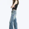 Helix Low Rise Regular Flared Jeans – Sky Worn – Mittelblau Helix Low Rise Regular Flared Jeans – Sky Worn – Mittelblau