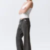 Helix Low Rise Relaxed Flared Leg Jeans – Risso Black – Schwarz Helix Low Rise Relaxed Flared Leg Jeans – Risso Black – Schwarz