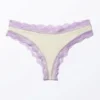 Hipster-Slip mit niedriger Taille und Spitze – Off-White & Lila