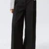Hoch taillierte Anzughose mit weitem Bein – Schwarz Hoch taillierte Anzughose mit weitem Bein – Schwarz