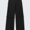 Hose mit abnehmbaren Beinen und tiefem Bund – Schwarz Hose mit abnehmbaren Beinen und tiefem Bund – Schwarz