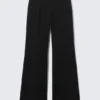 Hose mit mittlerer Leibhöhe und ausgestelltem Bein – Schwarz Hose mit mittlerer Leibhöhe und ausgestelltem Bein – Schwarz