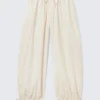 Hose mit niedriger Leibhöhe, Rüschen und Kordelzug – Off-White Hose mit niedriger Leibhöhe, Rüschen und Kordelzug – Off-White