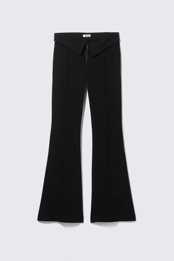 Hose mit niedriger Leibhöhe und ausgestelltem Bein – Schwarz Hose mit niedriger Leibhöhe und ausgestelltem Bein – Schwarz