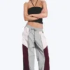 Hose mit niedriger Leibhöhe und weitem Bein im Colour-Blocking-Design – Grau/Rosa/Rot Hose mit niedriger Leibhöhe und weitem Bein im Colour-Blocking-Design – Grau/Rosa/Rot
