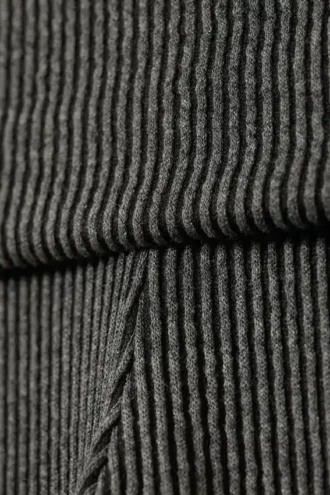 Hose mit niedriger Taille und ausgestelltem Bein aus geripptem Stoff – Dunkelgrau