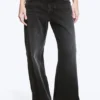 Imoo Low-Rise-Jeans mit weitem Bein – gewaschenes Schwarz Imoo Low-Rise-Jeans mit weitem Bein – gewaschenes Schwarz