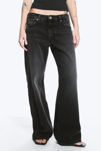 Imoo Low-Rise-Jeans mit weitem Bein – gewaschenes Schwarz