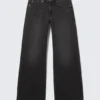 Imoo Low-Rise-Jeans mit weitem Bein – gewaschenes Schwarz Imoo Low-Rise-Jeans mit weitem Bein – gewaschenes Schwarz