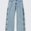Imoo Low-Rise-Jeans mit weitem Bein und Schleife – Mittelblau – Mittelblau Imoo Low-Rise-Jeans mit weitem Bein und Schleife – Mittelblau – Mittelblau