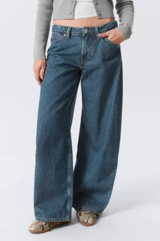 Jeans mit hoher Taille, geschwungenem Rückenteil und geradem Bein – Barrel – Mittelblau