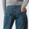 Jeans mit hoher Taille, geschwungenem Rückenteil und geradem Bein – Barrel – Mittelblau Jeans mit hoher Taille, geschwungenem Rückenteil und geradem Bein – Barrel – Mittelblau