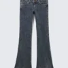 Jeans mit niedriger Leibhöhe, geschwungenem Einsatz und ausgestelltem Bein – Desert Blue – Dunkelblau Jeans mit niedriger Leibhöhe, geschwungenem Einsatz und ausgestelltem Bein – Desert Blue – Dunkelblau