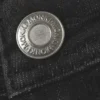 Jeans mit niedriger Leibhöhe, schmaler Passform und ausgestelltem Bein – Tinten-Schwarz – Schwarz