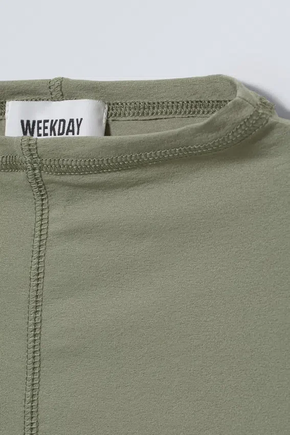 Jen Mockneck Top – Khaki-Grün Jen Mockneck Top – Khaki-Grün