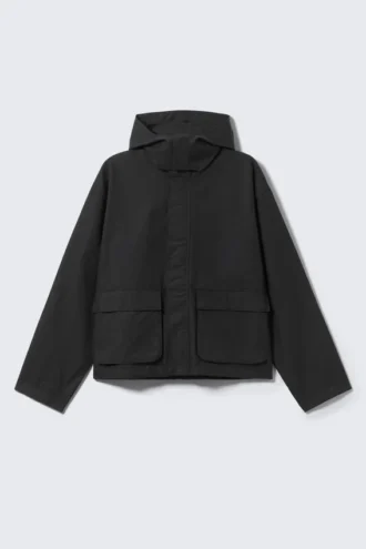 Kapuzenjacke in lockerer Passform – Schwarz
