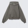Kapuzenpullover mit Reißverschluss in Regular Fit – Dusty Grey Kapuzenpullover mit Reißverschluss in Regular Fit – Dusty Grey