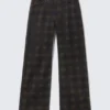 Karierte Twill-Hose mit niedriger Leibhöhe und geradem Bein – Dark Brown Haze Karierte Twill-Hose mit niedriger Leibhöhe und geradem Bein – Dark Brown Haze