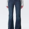 Katsumi Low-Rise-Jeans mit ausgefransten Beinen – Summit Blue – Dunkelblau