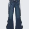 Katsumi Low-Rise-Jeans mit ausgefransten Beinen – Summit Blue – Dunkelblau
