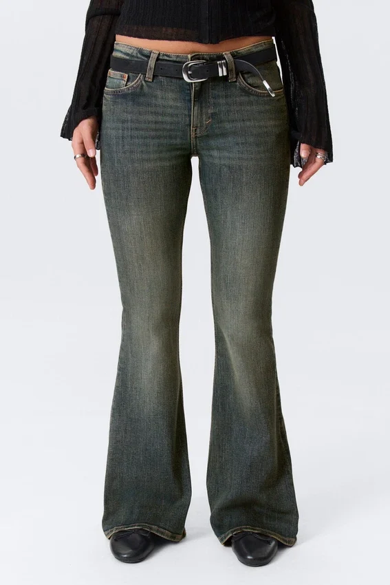 Katsumi Low Rise Slim Flared Leg Jeans – Desert Blue – Dunkelblau Katsumi Low Rise Slim Flared Leg Jeans – Desert Blue – Dunkelblau