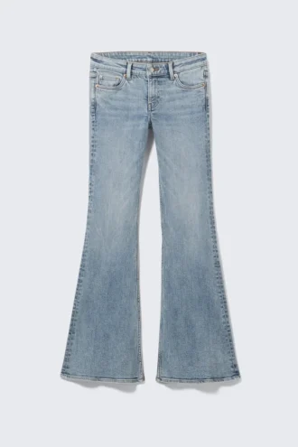 Katsumi Low-Waist-Jeans mit ausgestelltem Bein – Fresh Blue