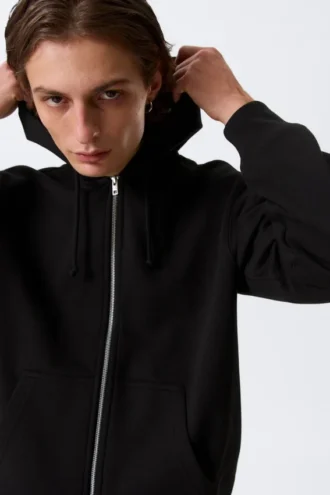 Klassischer Kapuzenpullover mit Reißverschluss – Schwarz
