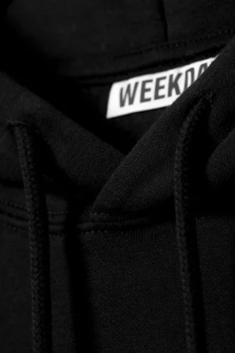Klassischer Kapuzenpullover – Schwarz