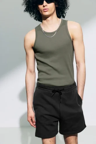 Klassisches geripptes Tanktop – Hellstaubiges Khaki-Grün