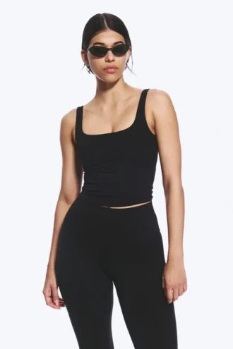 Kropptes Sport-Top – Schwarz