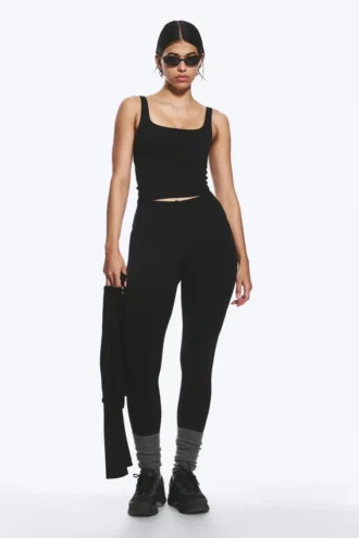 Kropptes Sport-Top – Schwarz