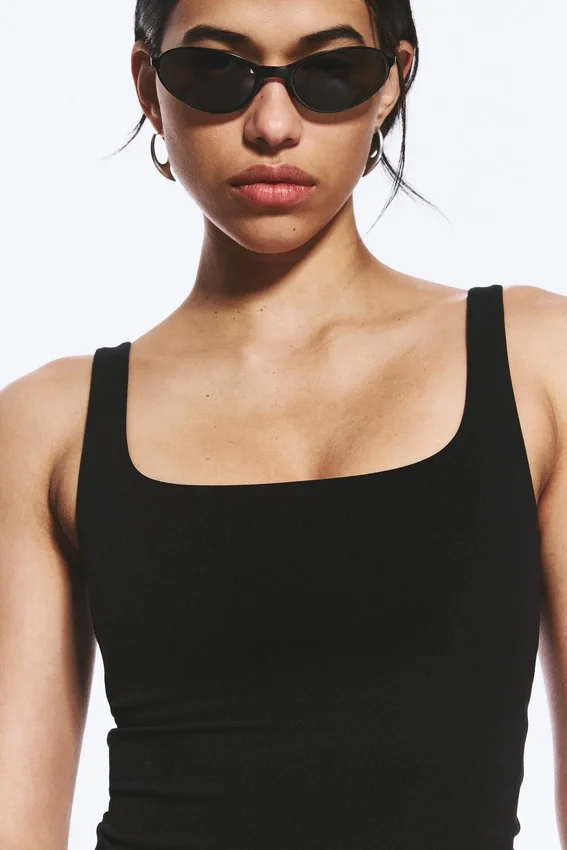 Kropptes Sport-Top – Schwarz Kropptes Sport-Top – Schwarz