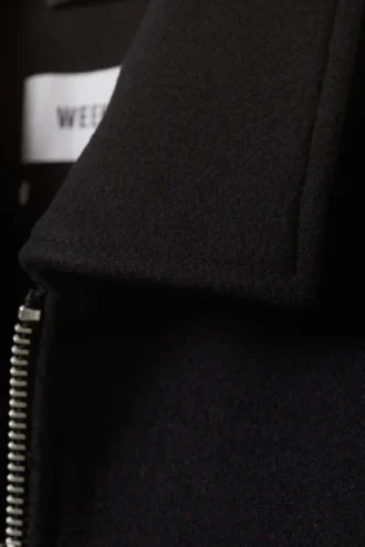 Kurze Jacke aus Wollmischung – Schwarz