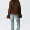 Kurze Jacke mit Kunstfellbesatz – Dunkelbraun Kurze Jacke mit Kunstfellbesatz – Dunkelbraun