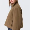 Kurze, kastenförmige Jacke mit Reißverschluss – Weichbraun Kurze, kastenförmige Jacke mit Reißverschluss – Weichbraun